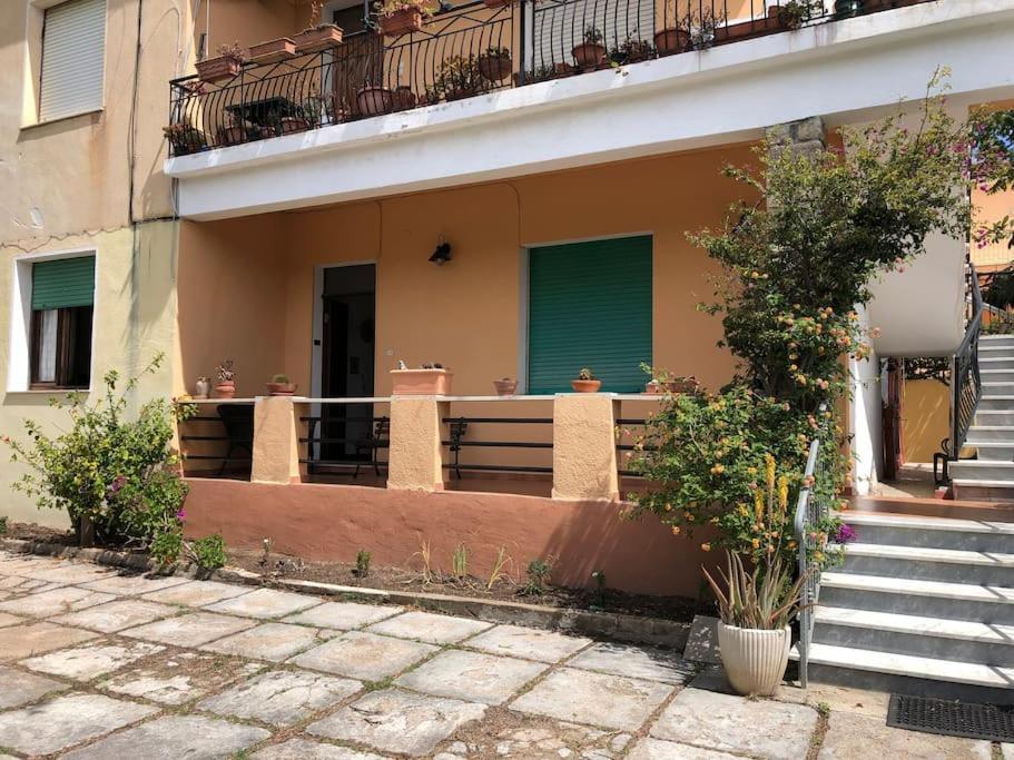 Casa Indipendente Zona Centrale La Maddalena  Eksteriør billede