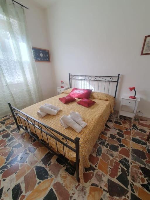 Casa Indipendente Zona Centrale La Maddalena  Eksteriør billede