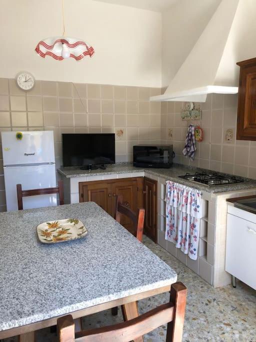 Casa Indipendente Zona Centrale La Maddalena  Eksteriør billede